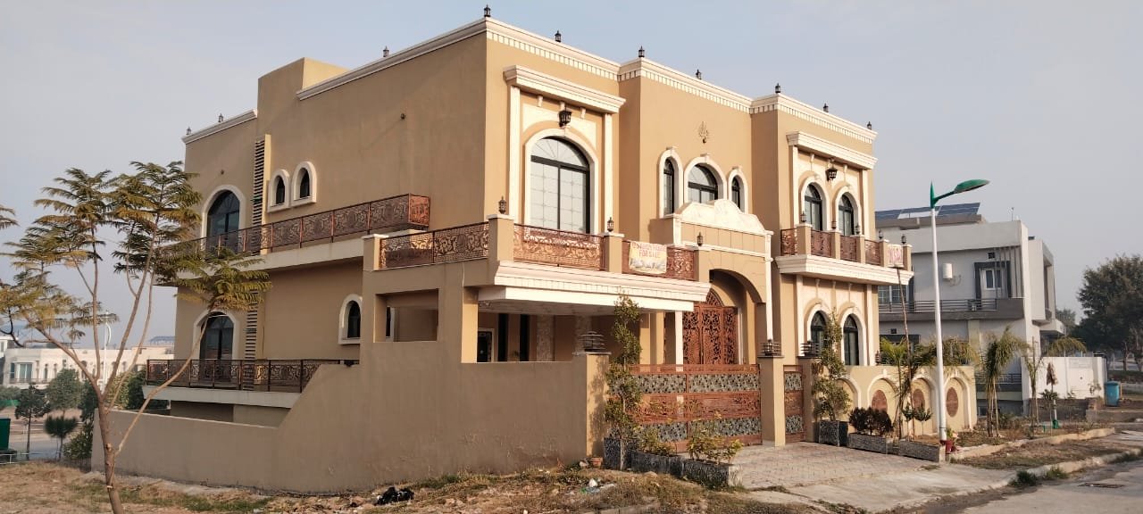 1 kanal corner triple story luxury house for sale