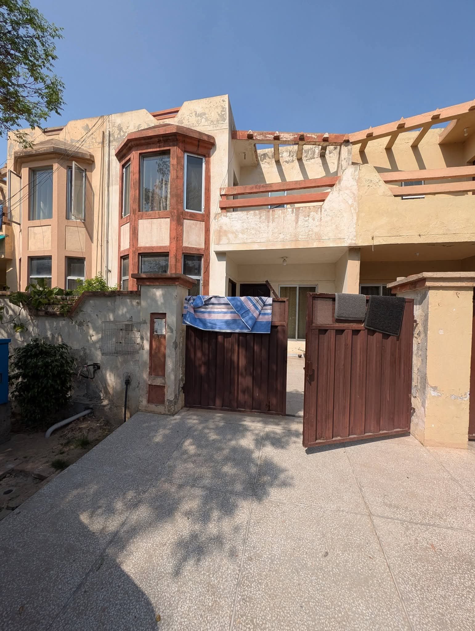 5 marla house for sale lake city