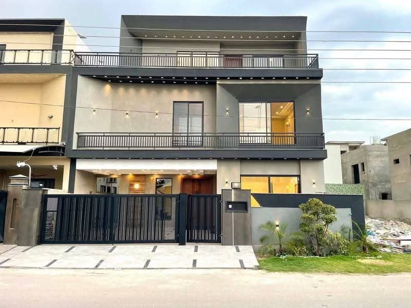 10 Marla Triple Story Modern Elevation Villa Is Up For Sale