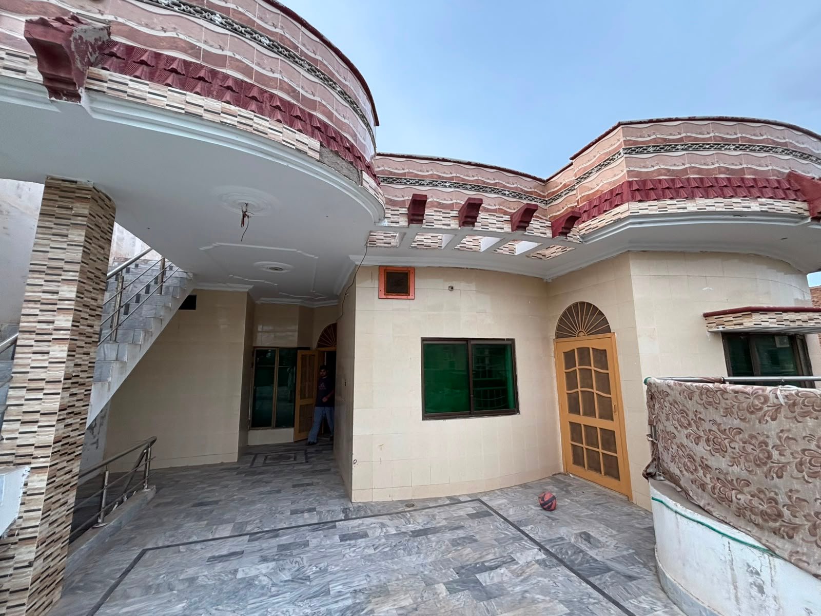 10 marla double story house for sale